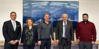 Участници в преговорите