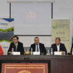 Участници във форума