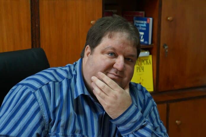 Доц. Владислав Миланов