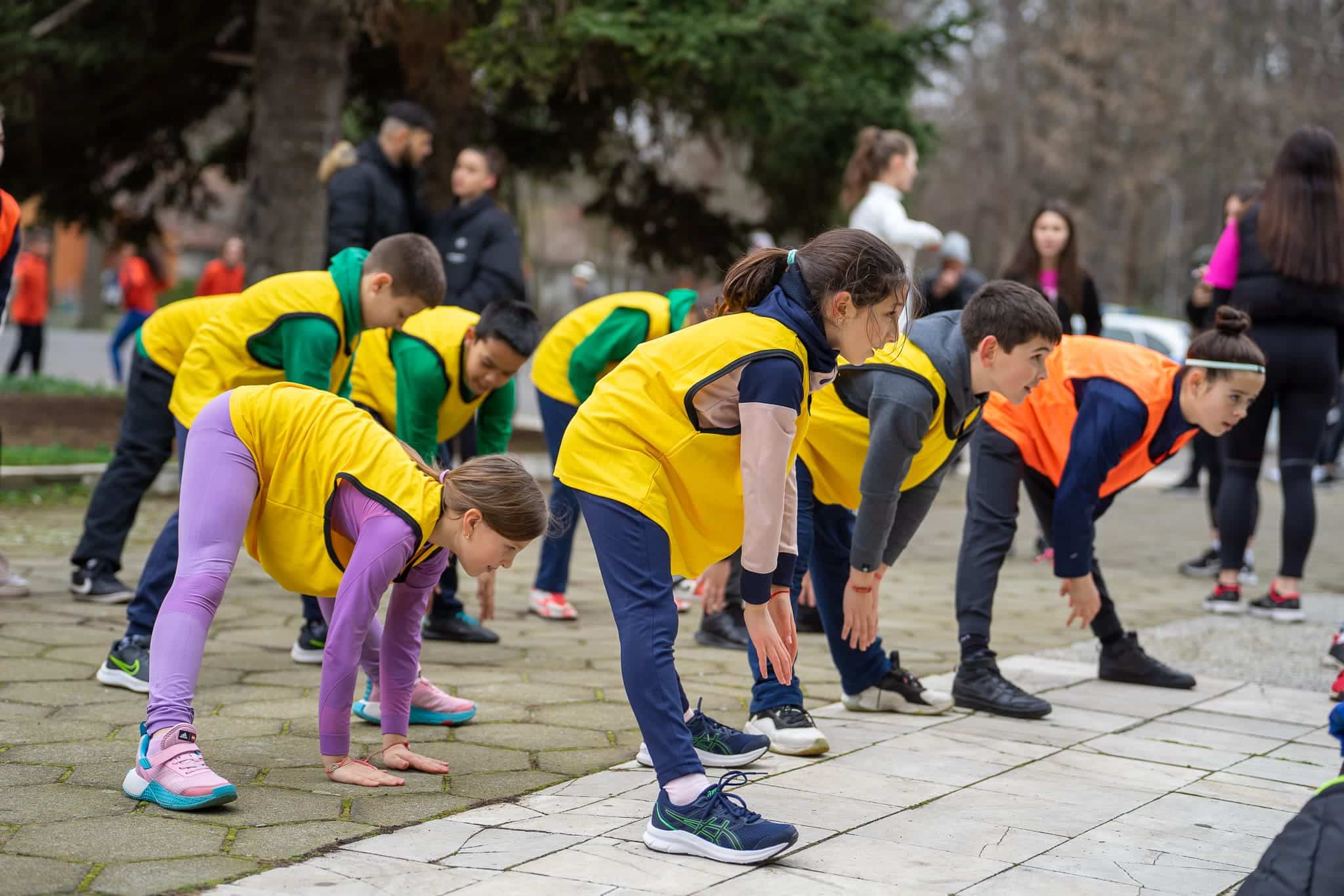 300 деца от 35 представителни отбора се включиха в ученическата
