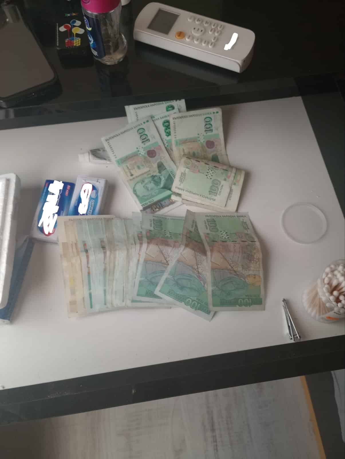 Общо 645 броя неистински български банкноти в това число 283