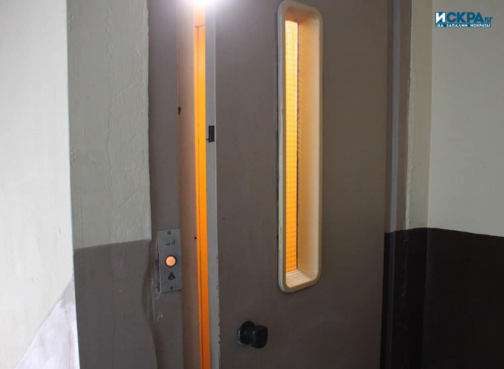 Изискването старите асансьори в България да имат монтиран предпазен щит