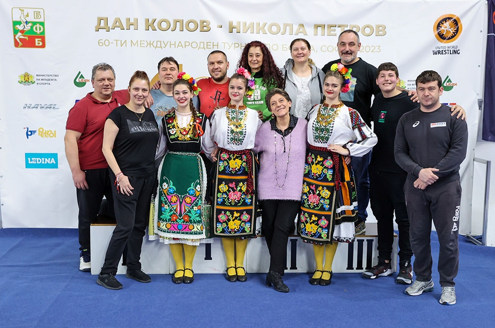 Семьон Новиков препаса златния пояс Никола Петров а Рамазан Рамазанов