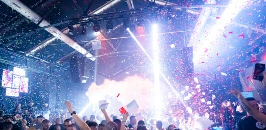 Нощен клуб "Dock 5"