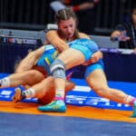 Евелина Николова в червено