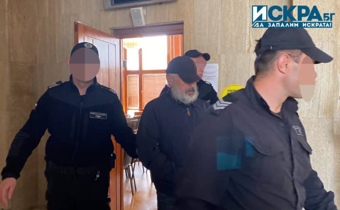 Извеждане на Рагевски от съдебната зала