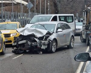 Катастрофа между кола и линейка в София 1 Катастрофа