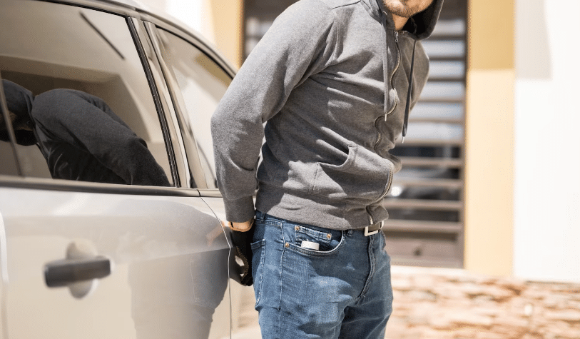 Две момчета на 13 и 14 години са уличени в