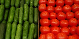 Краставици и домати