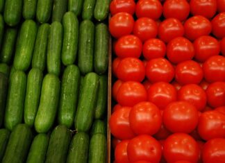 Краставици и домати