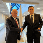 Министър Никола Стоянов и министър Ави Дихтер