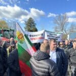 Министър Гечев по време на протеста