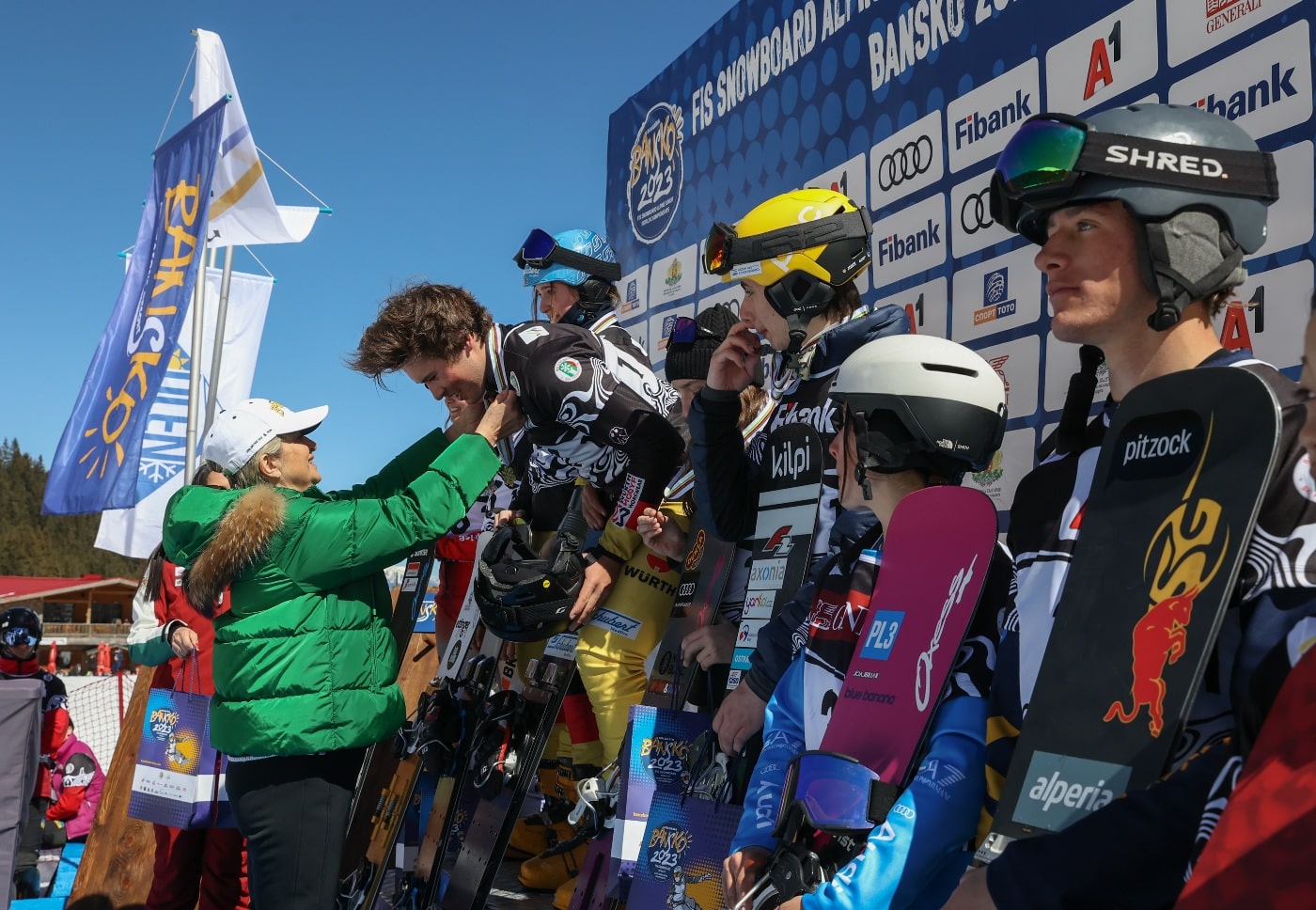 Спортният министър Весела Лечева награди победителите в отборната надпревара в