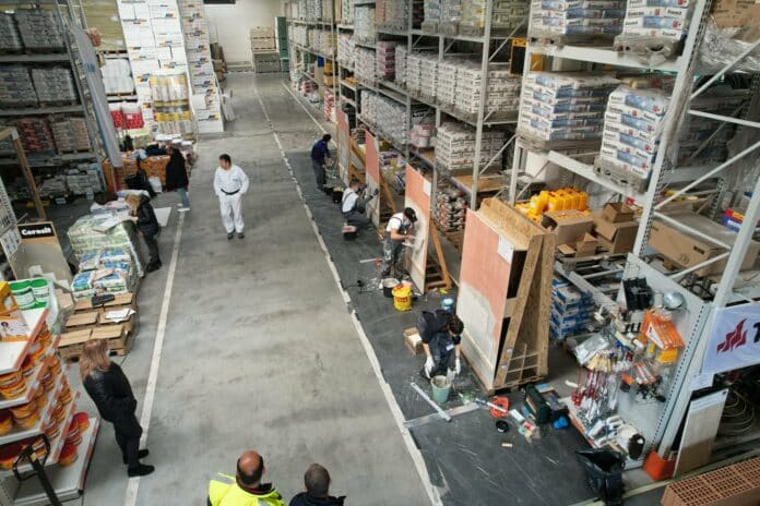 Строителство