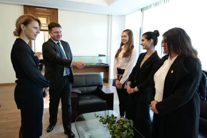 Роб Диксън и Велислава Петрова