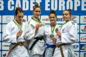  Надие Жаафар 