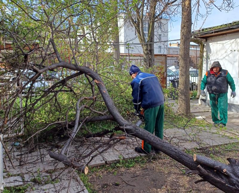 Кметът Здравко Димитров лично следи актуалната ситуация при продължаващия вече