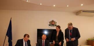 Подписване на споразумения