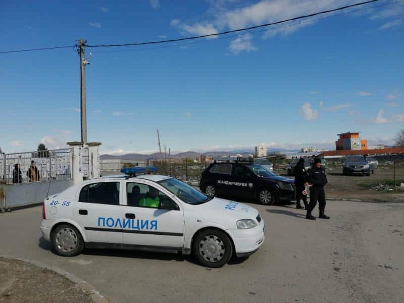 Бърза полицейска намеса се е наложила днес преди обяд за