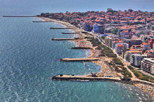 Български и френски гражданин се сбиха на плажа в Поморие