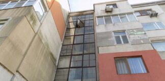 Многофамилна сграда