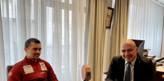 Алберт Попов и министър Илин Димитров