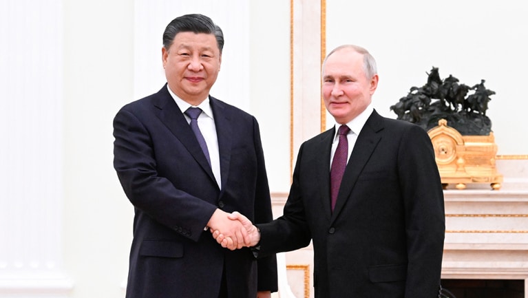 Руският лидер Владимир Путин беше посрещнат като на червения килим