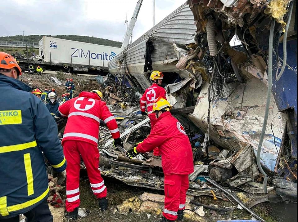 Днес продължава акцията на спасителите в Гърция на мястото на