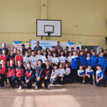 С волейбол на училище