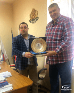  С волейбол на учебно заведение 