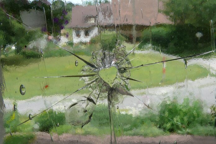 Счупено стъкло