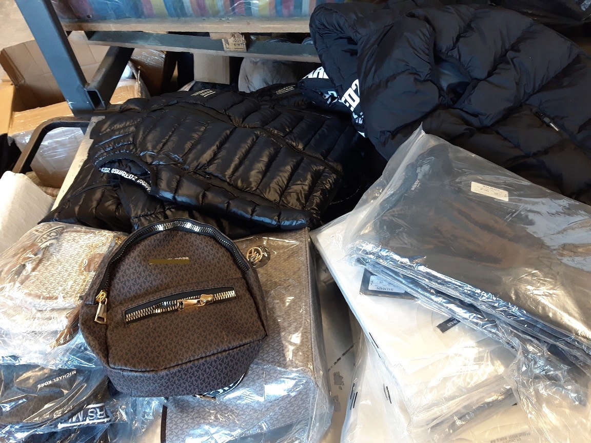 Близо 180 000 артикула са били задържани на Митнически пункт