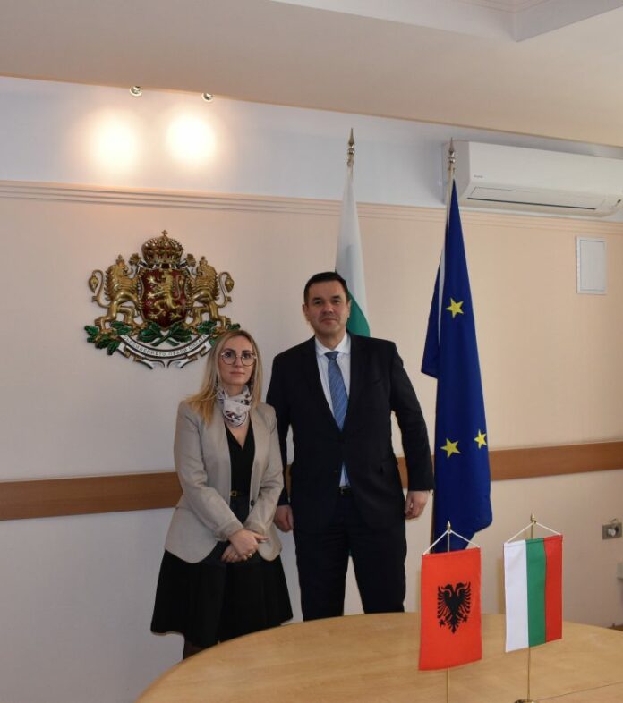 Доника Ходжа и Никола Стоянов