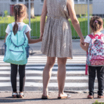 Майка и две ученички