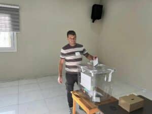  Валери Лазаров 