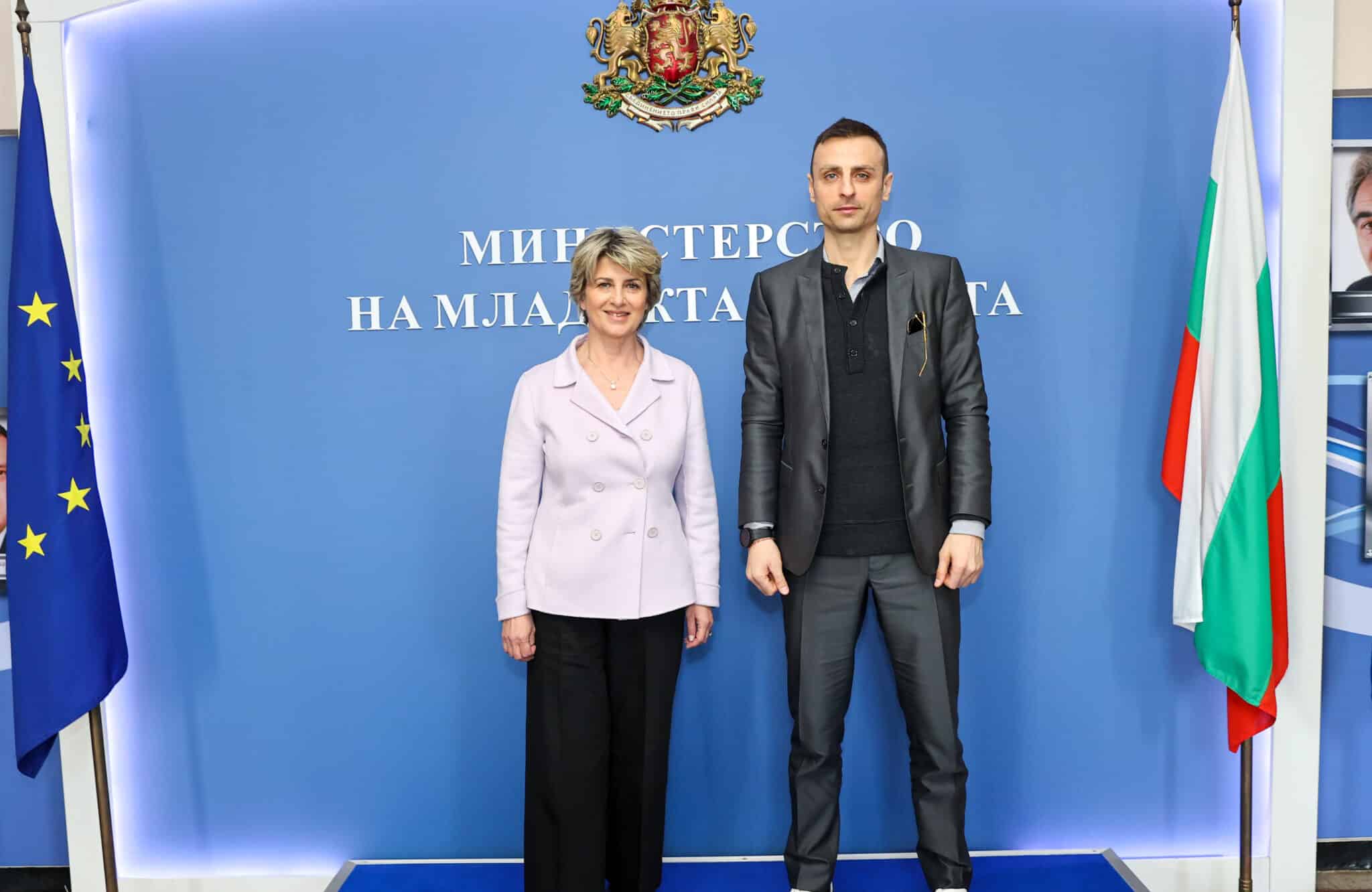 Служебният министър на младежта и спорта Весела Лечева се срещна
