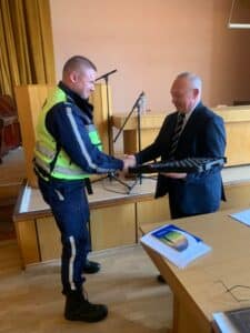 Връчване на оръжия