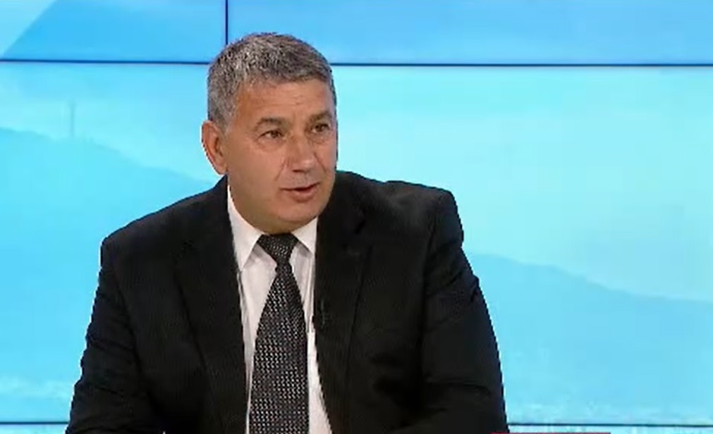 Бившият депутат Димитър Байрактаров написа коментар в социалната мрежа Facebook