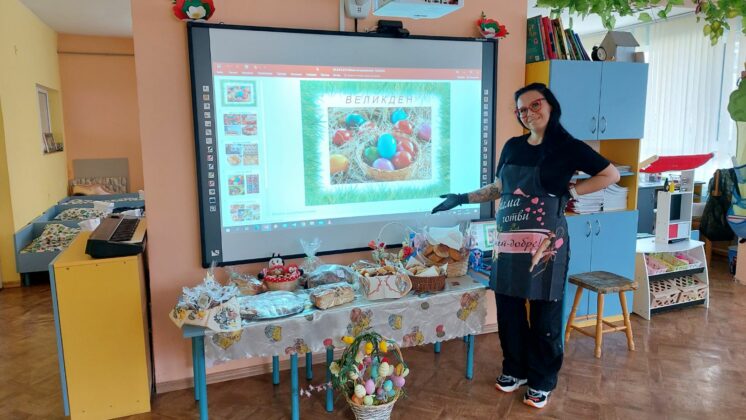 "С виличка, лъжичка на Великденска тревичка"