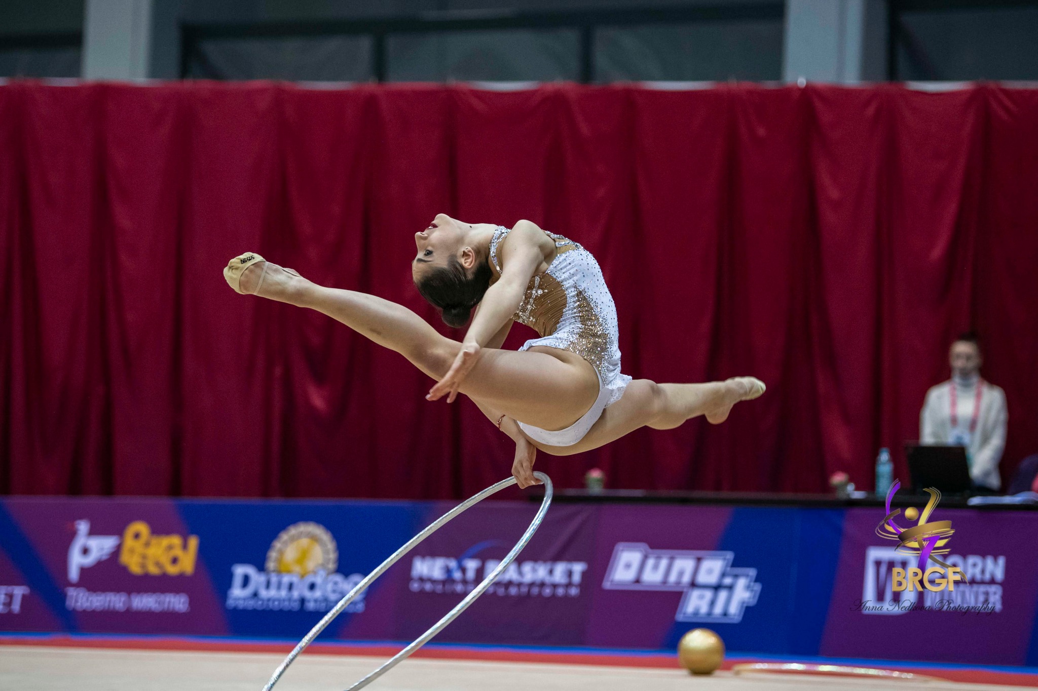 Българската състезателка по художествена гимнастика Ева Брезалиева е първа във