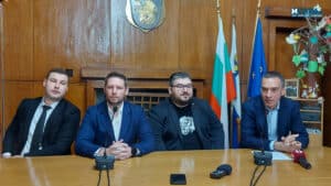 Д-р Павел Минев, д-р Стамен Пишев, д-р Диян Господинов и Димитър Николов