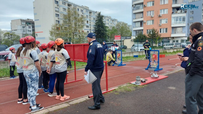 Млад огнеборец