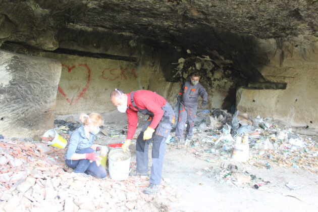 Почистване на хижа „Алпинист“