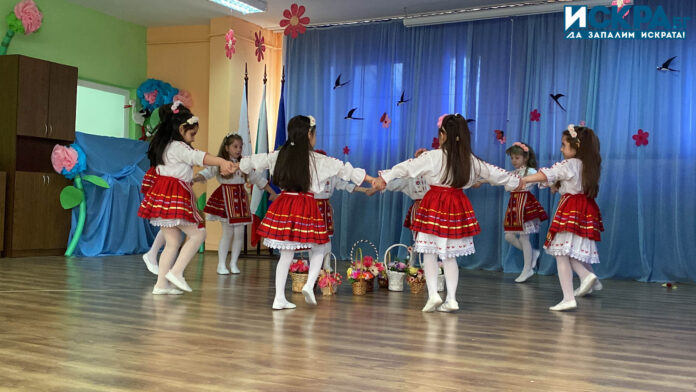 Тържествено посрещане.