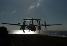 Хеликоптер в Южнокитайско море.