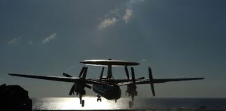 Хеликоптер в Южнокитайско море.