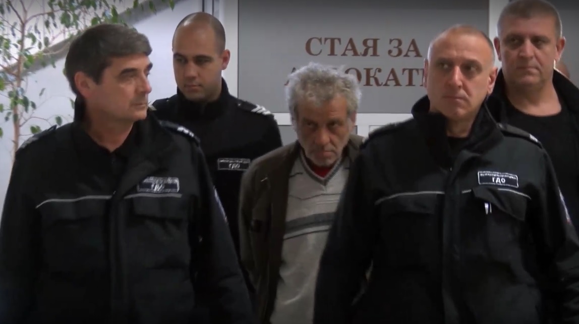 61-годишният Ивалин Стратиев, обвинен за смъртта на починалата от ухапвания