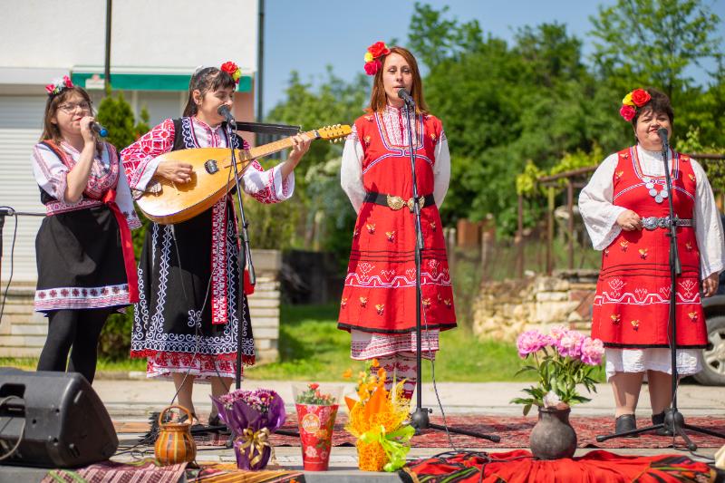 В навечерието на 24 май в мездренското село Царевец честваха