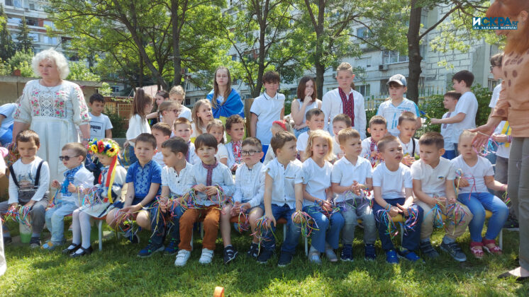 Обучителен център с украински деца