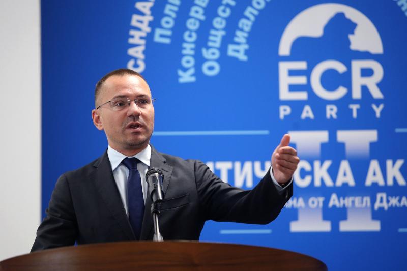 Политикът съобщи в социалната мрежа Facebook че САЩ спират финансирането